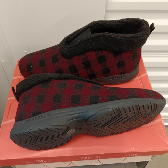 Easy Spirit Treepose Women Faux Fur Slip On Booties Red - Picture 1 of 7